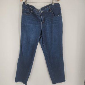 Torrid Boyfriend Crop Jeans Raw Hem Dark Wash Women's Size 24